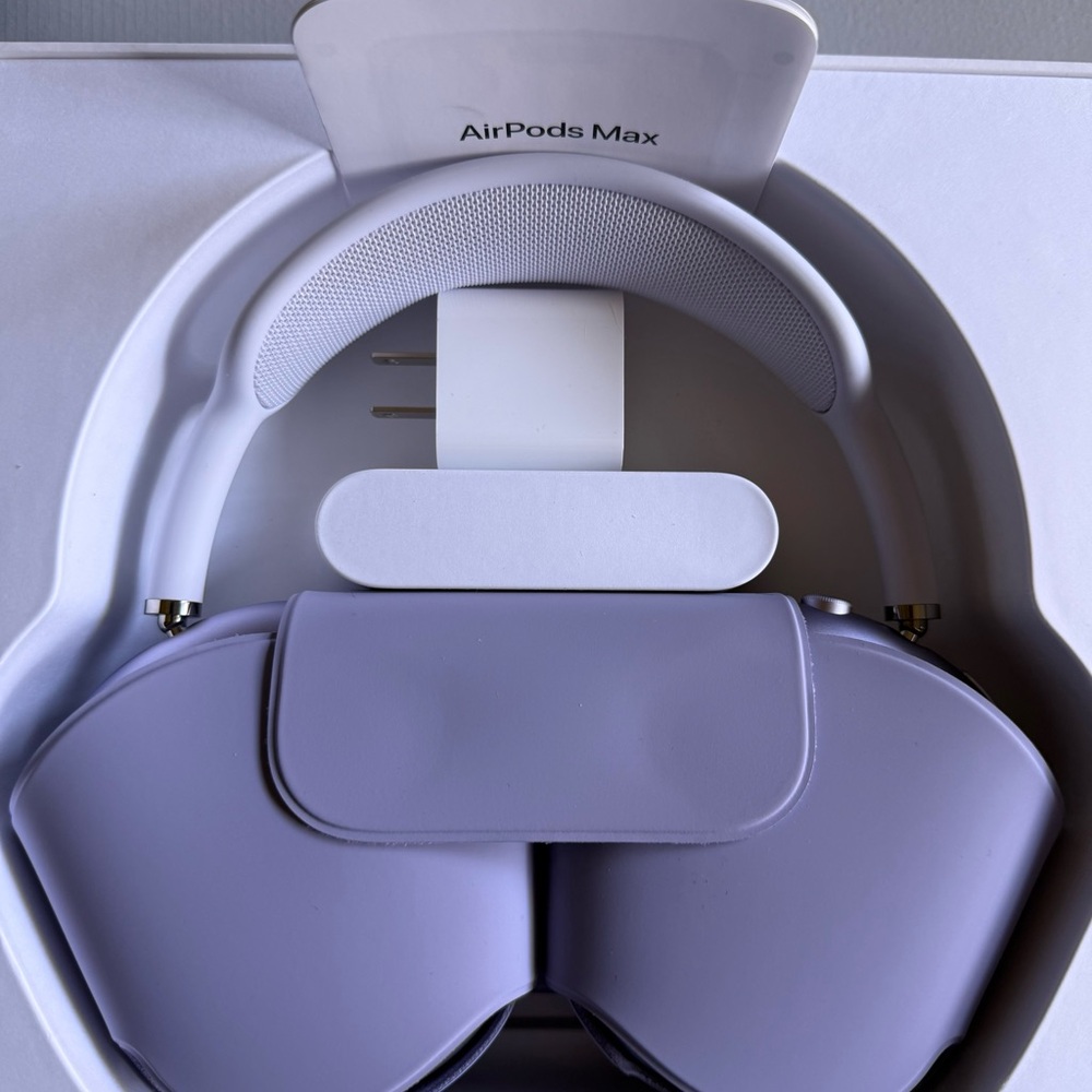 Apple AirPods Max in Purple - Picture 4 of 8